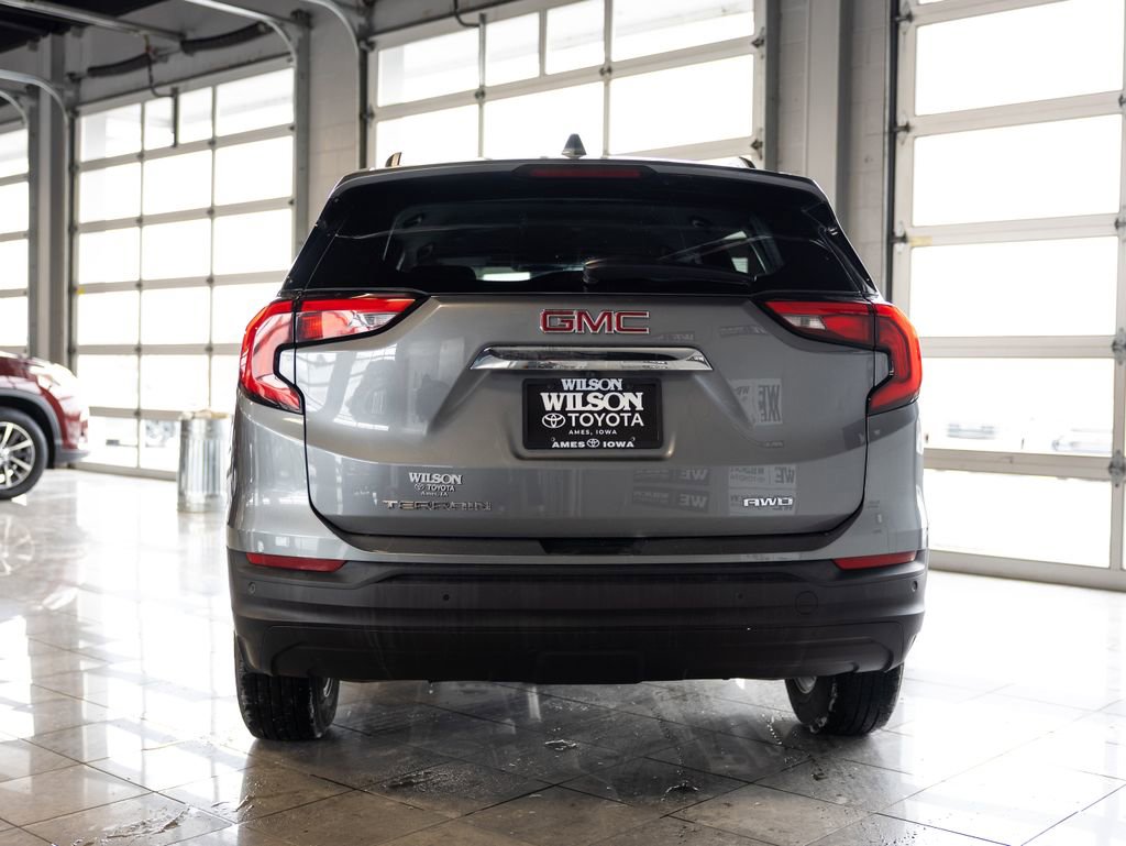 Used 2020 GMC Terrain SLE w/ Driver Convenience Package AWD/4WD image 4