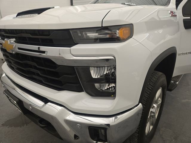 Certified 2025 Chevrolet Silverado 2500 LT w/ All Star Edition image 28