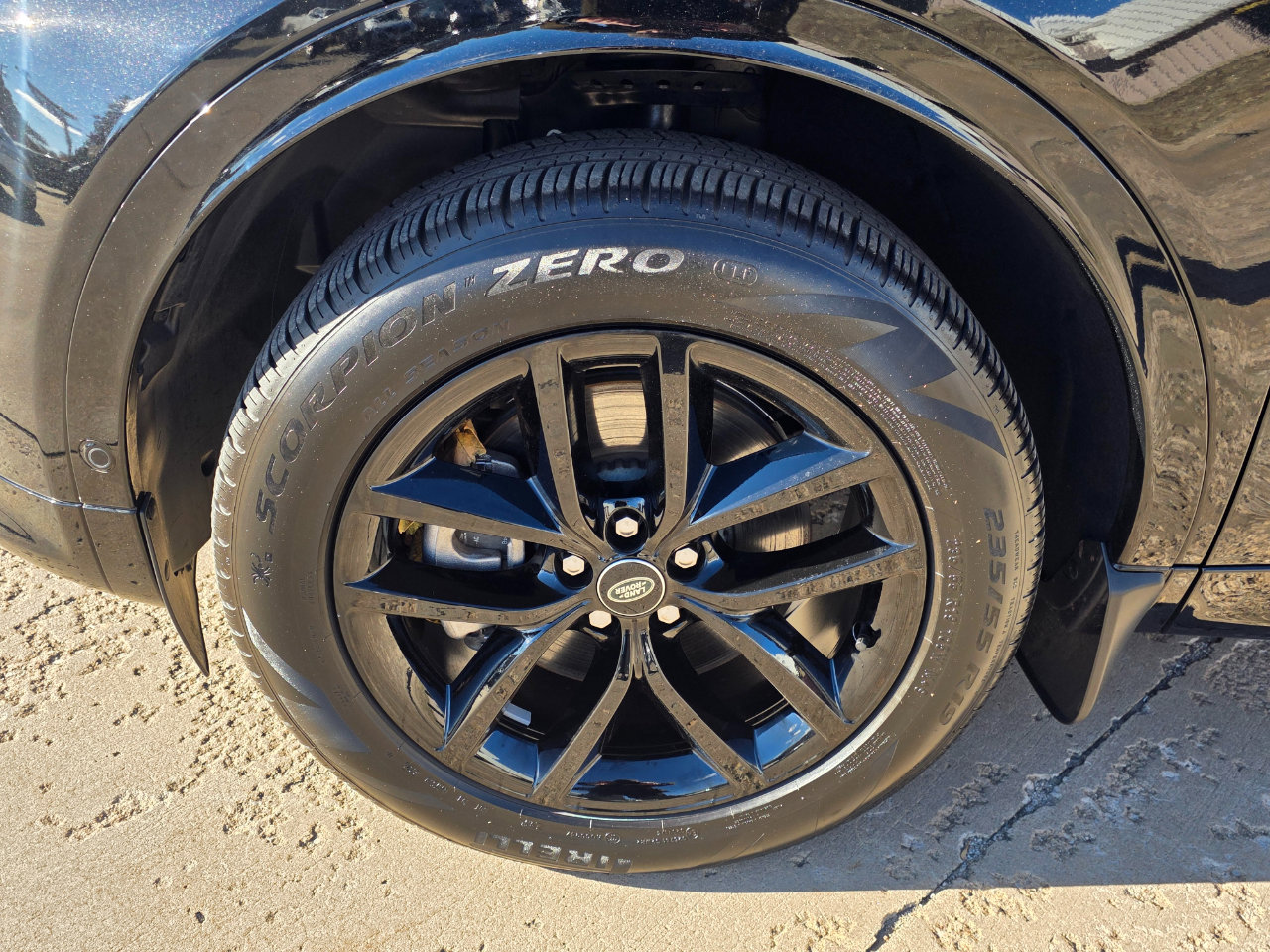 Used 2024 Land Rover Discovery Sport Dynamic SE image 27