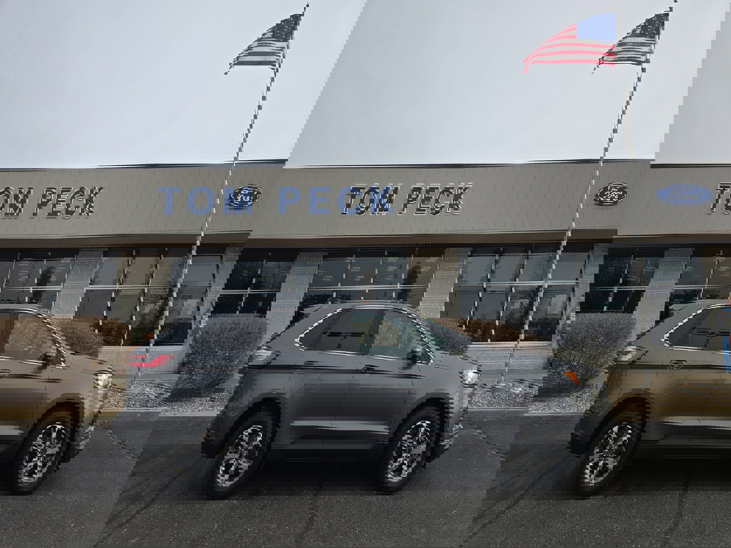 Used 2023 Ford Edge SEL w/ Convenience Package image 6