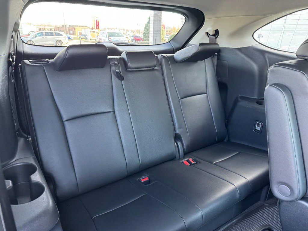 Certified 2025 Toyota Highlander XLE image 10