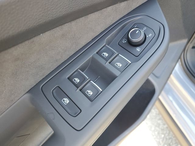 New 2026 Volkswagen GTI SE FWD image 14