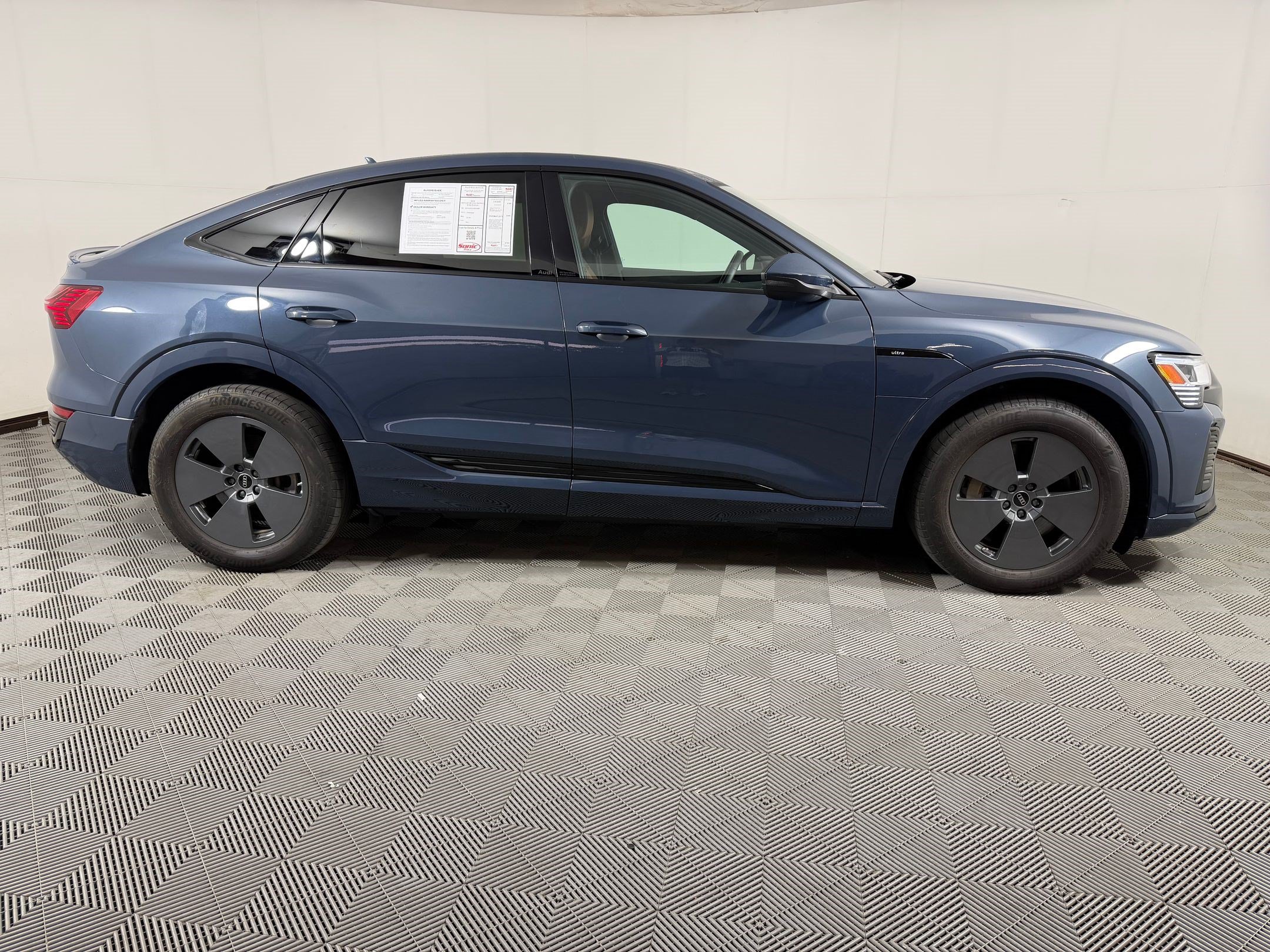 Used 2024 Audi Q8 e-tron Premium AWD/4WD image 8