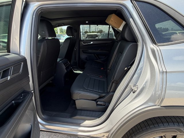 New 2026 Volkswagen Atlas Cross Sport SEL R-Line AWD/4WD image 14