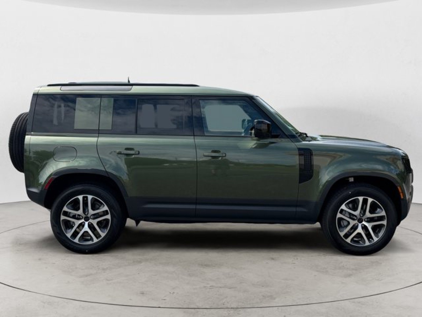New 2026 Land Rover Defender 110 S AWD/4WD image 3
