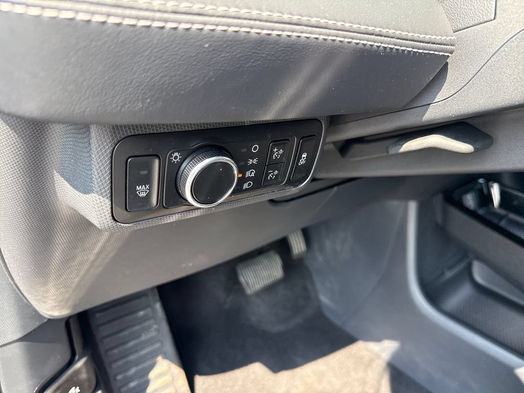 Used 2025 Ford Mustang Mach-E Premium AWD/4WD image 22