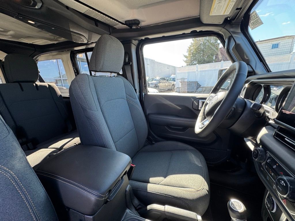 Certified 2025 Jeep Wrangler Unlimited Sahara image 19