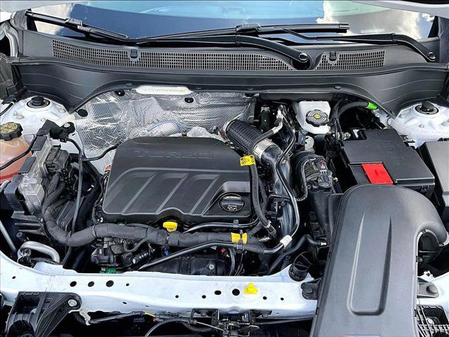 Used 2025 Chevrolet Trax LT FWD image 11
