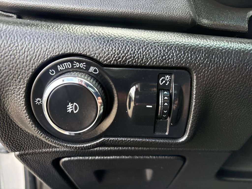 Used 2013 Buick Verano Leather image 11