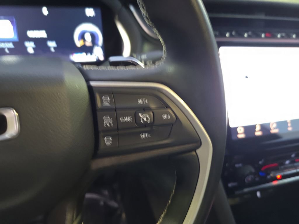 Used 2022 Jeep Grand Cherokee Limited image 24