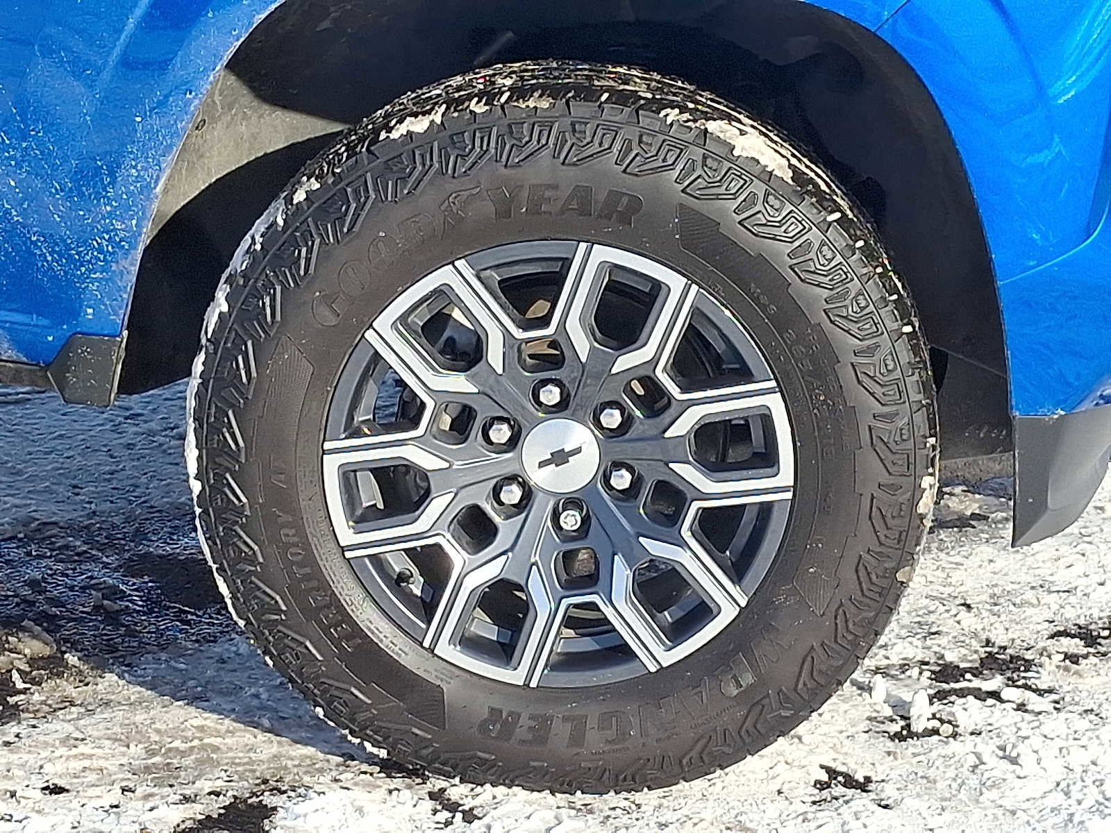 Used 2023 Chevrolet Colorado Z71 w/ Z71 Convenience Package 2 image 8