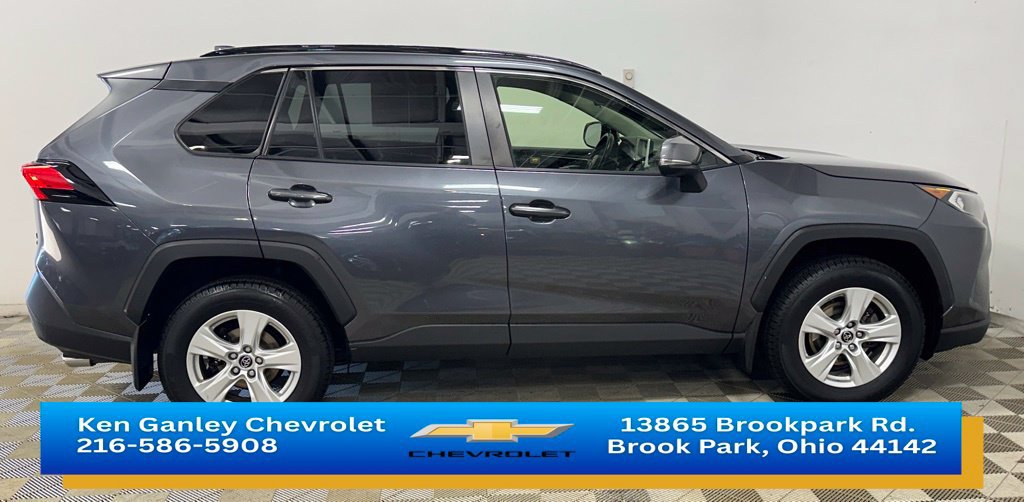 Used 2019 Toyota RAV4 XLE w/ Convenience Package AWD/4WD image 4