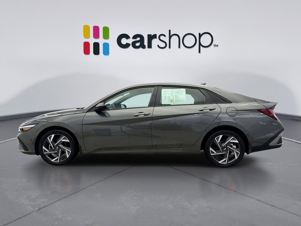 Used 2025 Hyundai Elantra Sport image 2