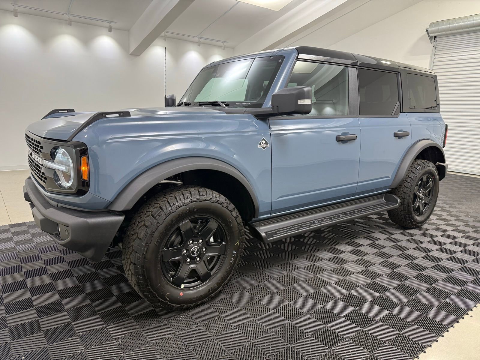 New 2025 Ford Bronco Outer Banks image 3