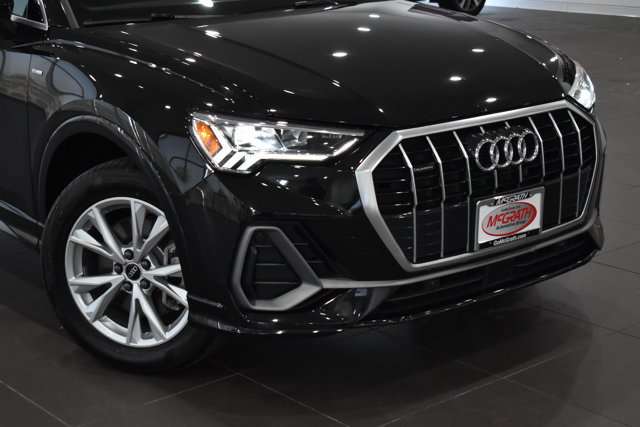 Used 2022 Audi Q3 2.0T Premium Plus w/ Premium Plus Package image 2