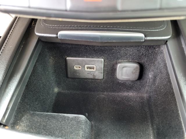 Used 2021 Cadillac XT4 Luxury w/ Cold Weather Package image 9