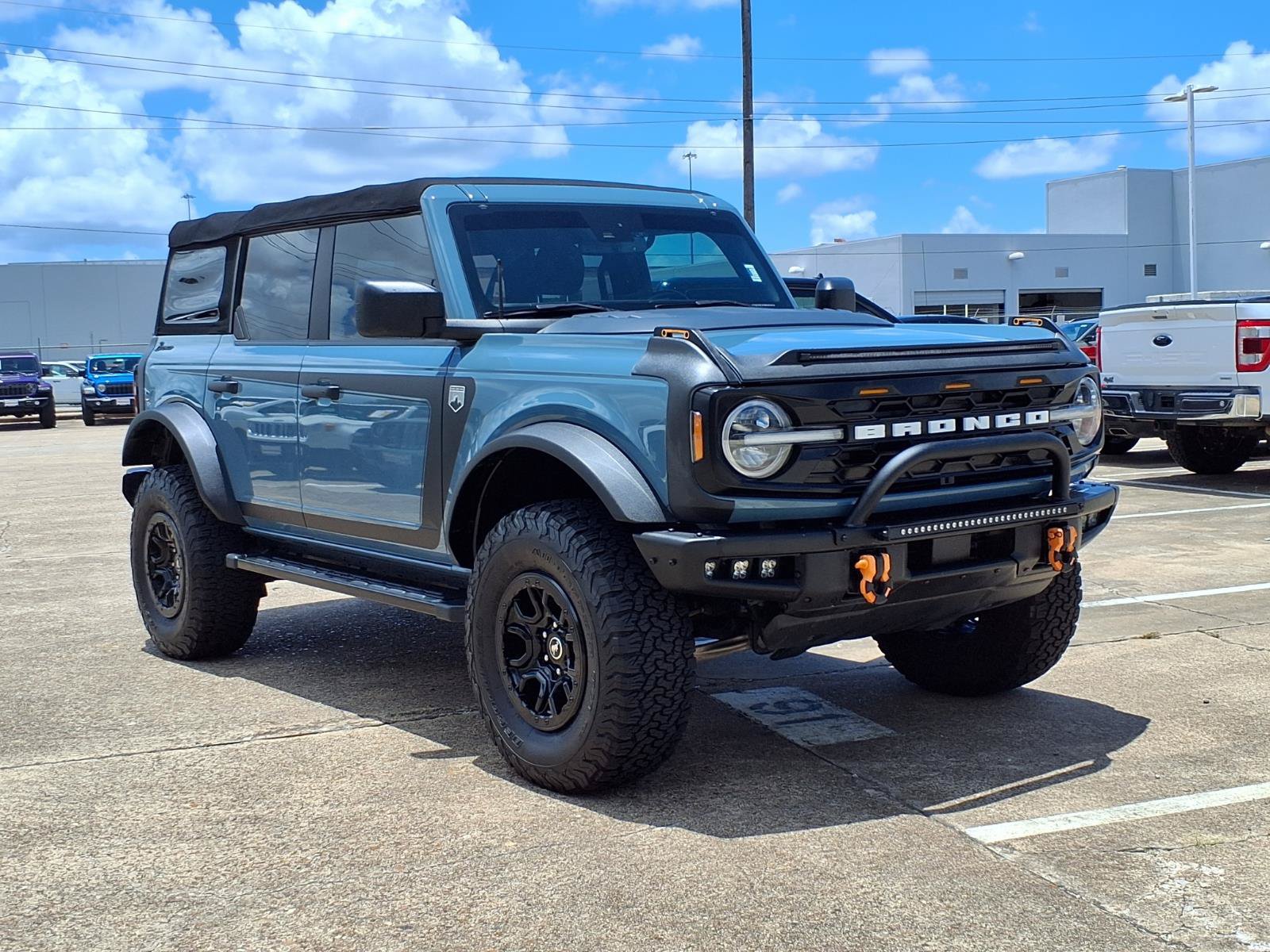 Used 2022 Ford Bronco Big Bend w/ Sasquatch Package AWD/4WD image 2