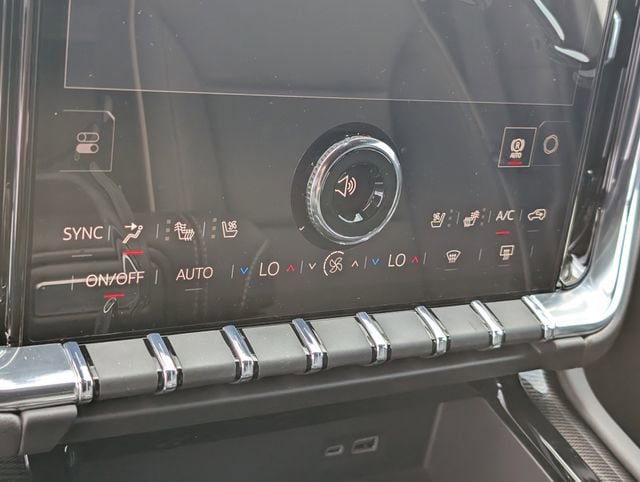 New 2026 GMC Yukon XL Elevation w/ Elevation Premium Package AWD/4WD image 13