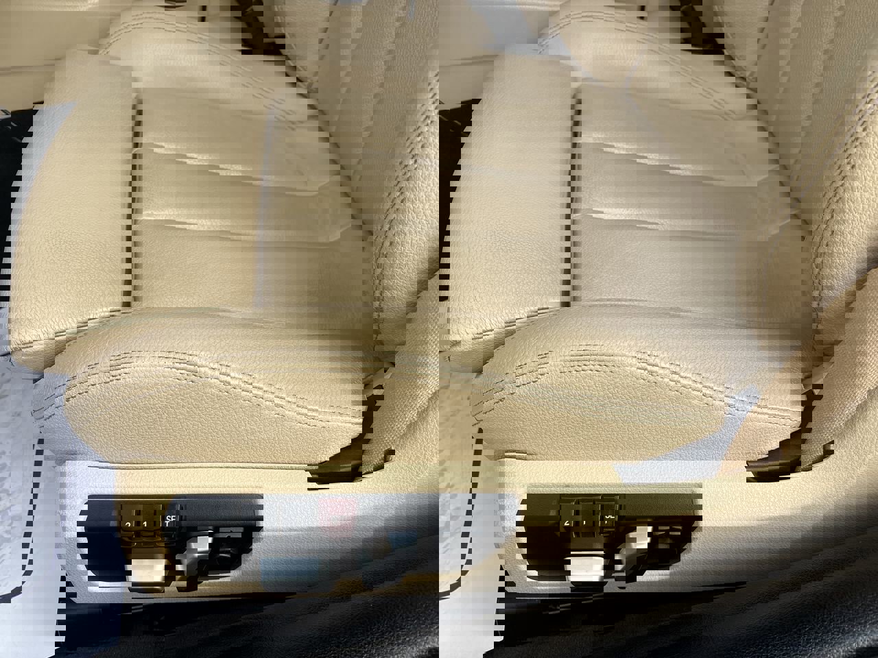 Used 2018 BMW 440i Convertible image 15