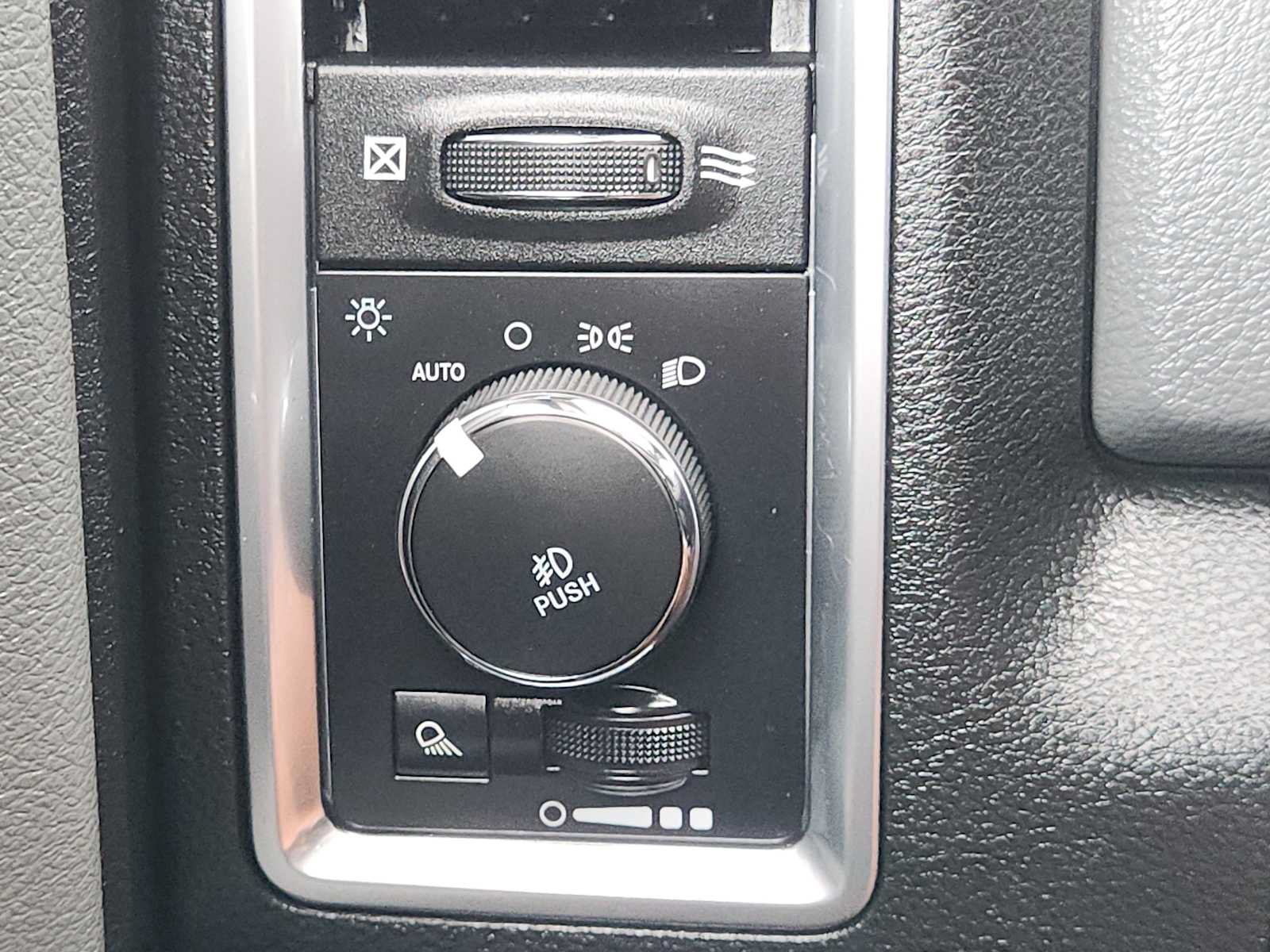 Used 2019 RAM 1500 Lone Star RWD image 24