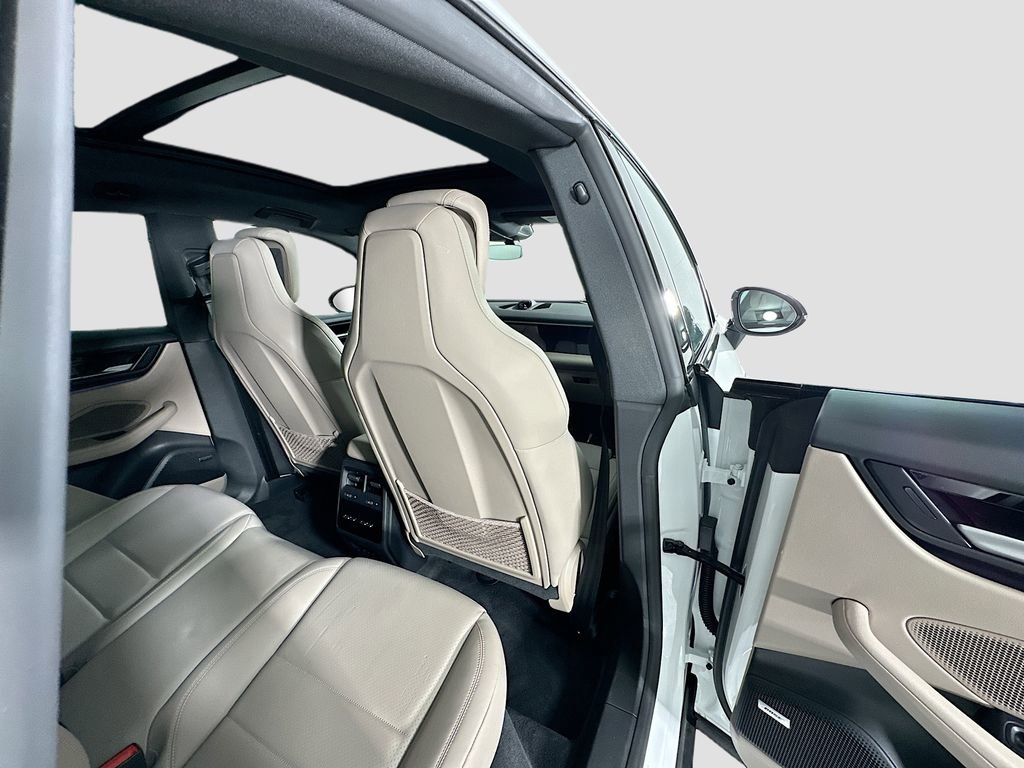 Used 2025 Porsche Macan 4S Electric image 30