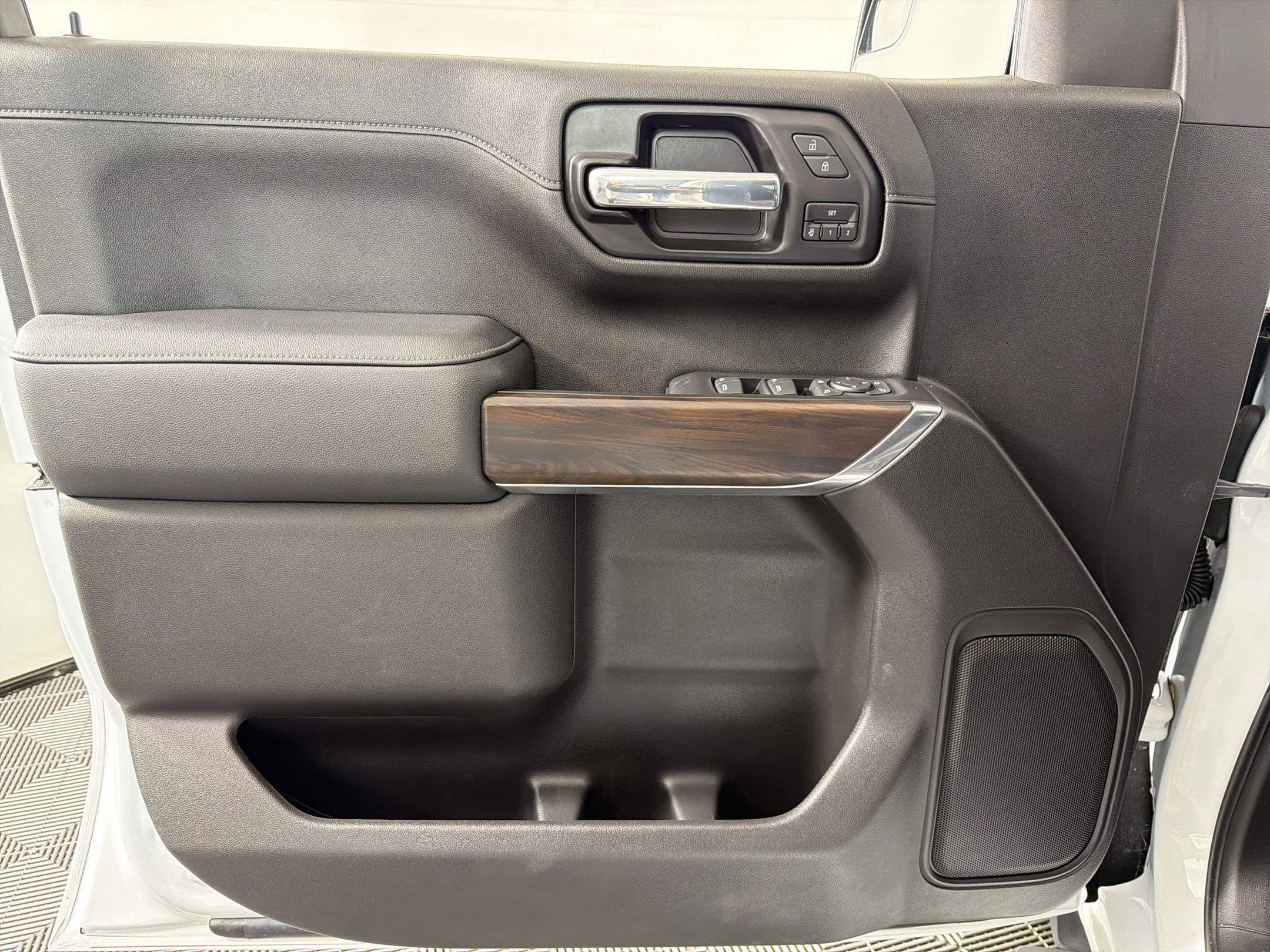 Used 2021 GMC Sierra 1500 SLT w/ SLT Premium Package image 19