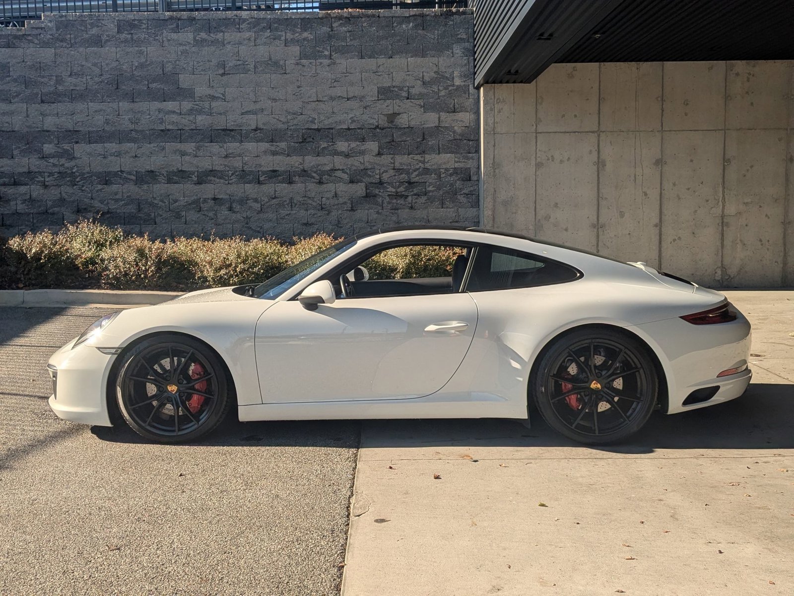 Used 2017 Porsche 911 Carrera S image 2