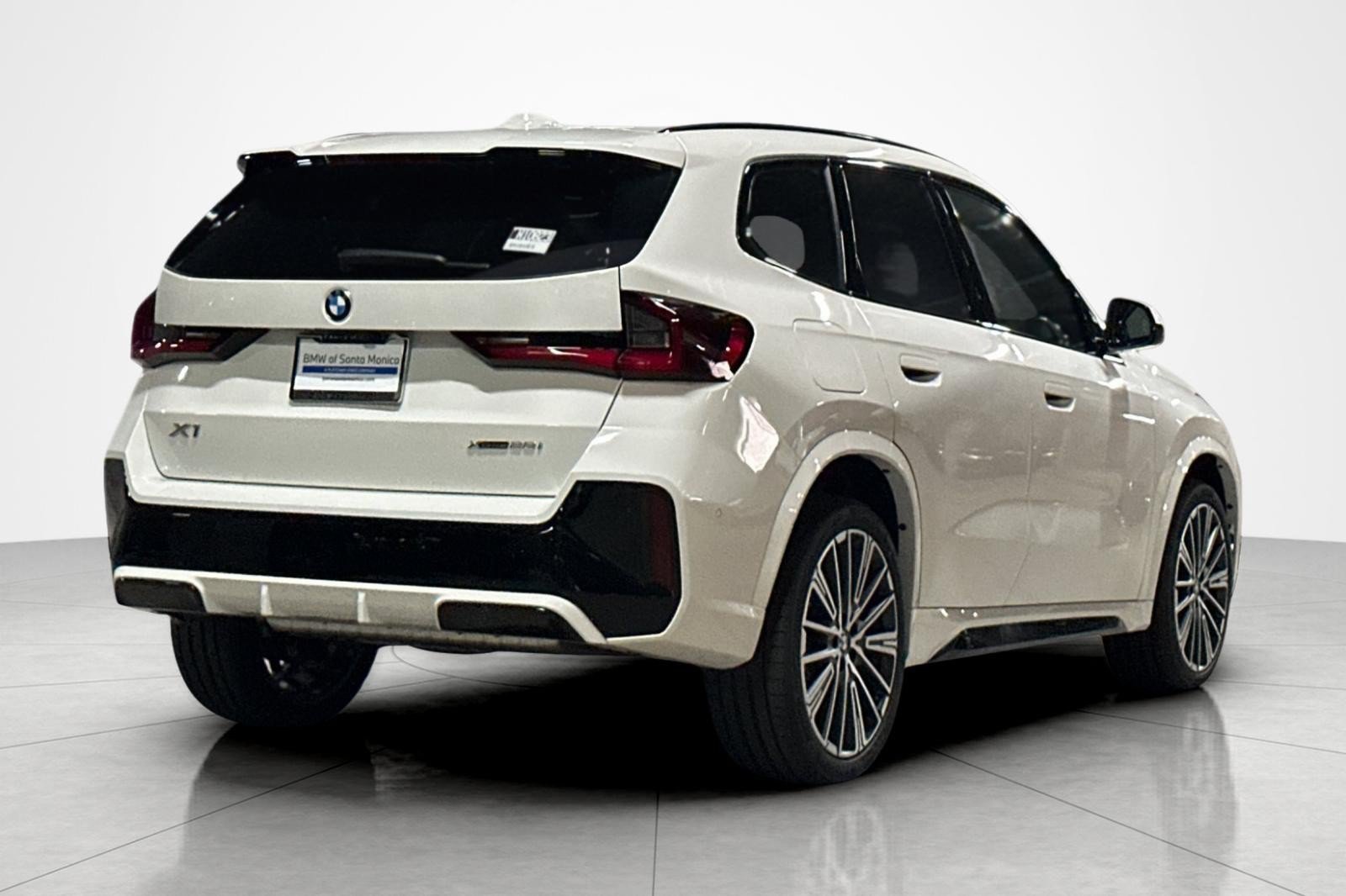 New 2027 BMW X1 xDrive28i w/ Technology Package AWD/4WD image 5