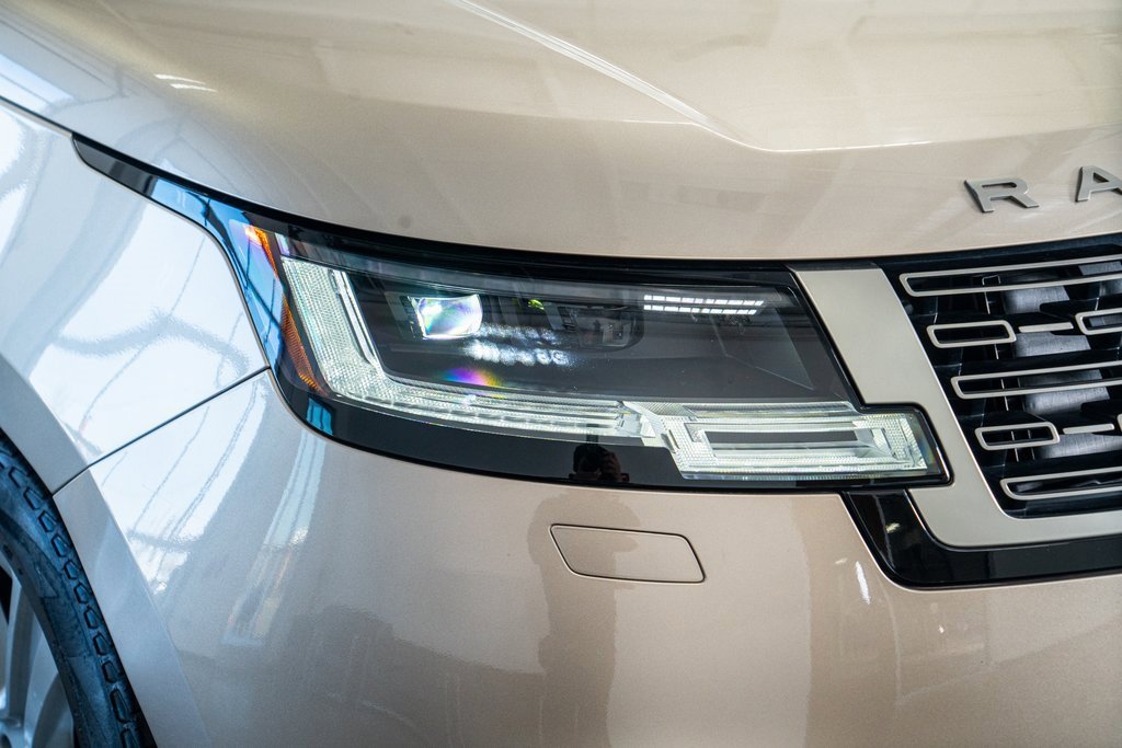 Used 2023 Land Rover Range Rover Long Wheelbase SE image 19