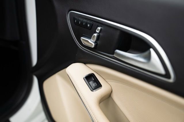 Used 2018 Mercedes-Benz CLA 250 4MATIC image 31