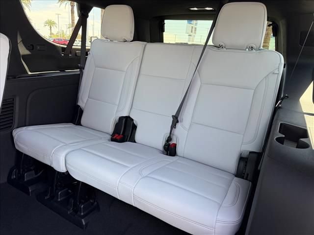 Certified 2025 Chevrolet Suburban Premier AWD/4WD image 10