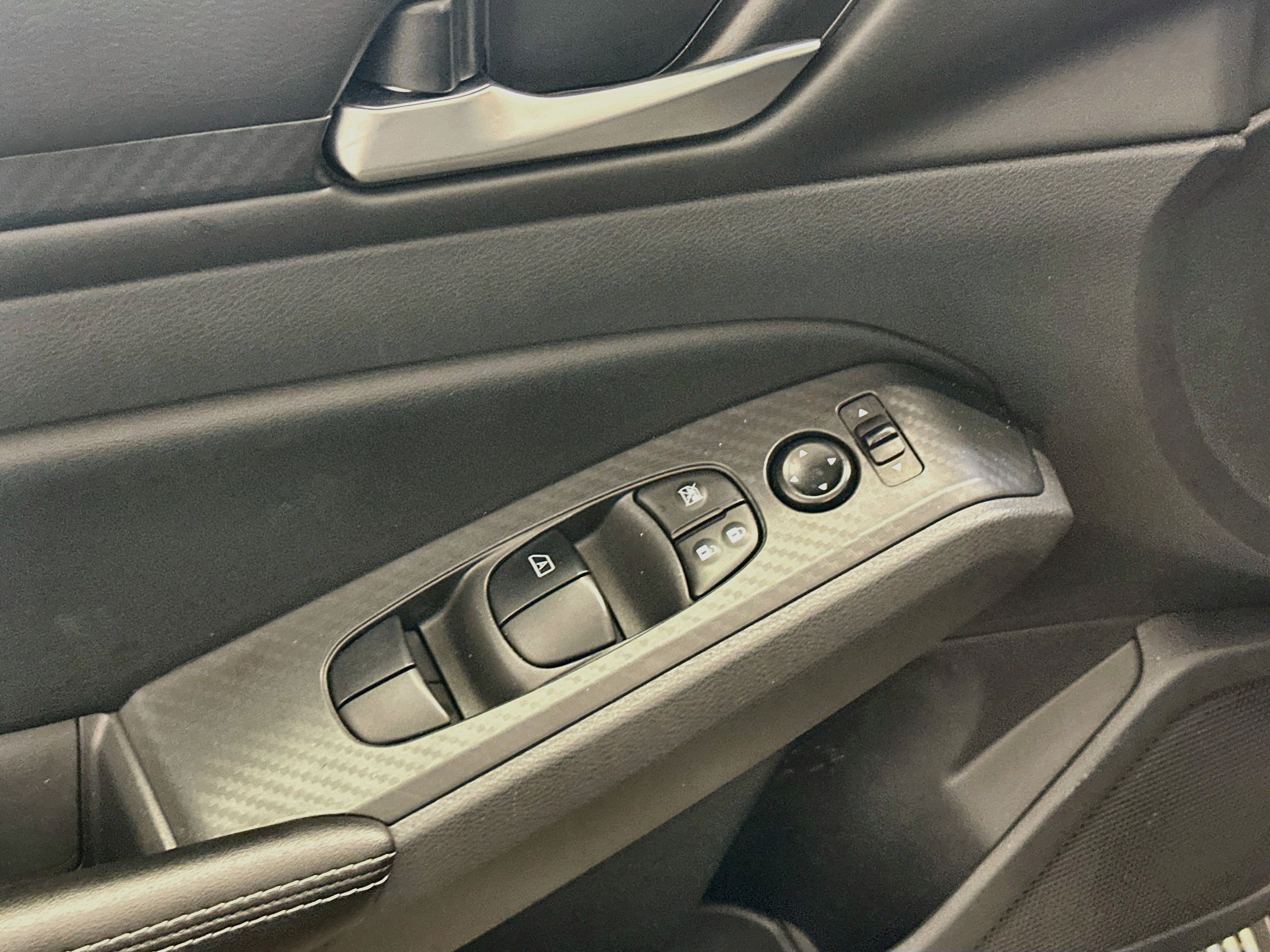 Used 2025 Nissan Altima 2.5 SV FWD image 15