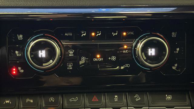 Used 2022 GMC Sierra 1500 AT4 w/ AT4 Premium Package image 18