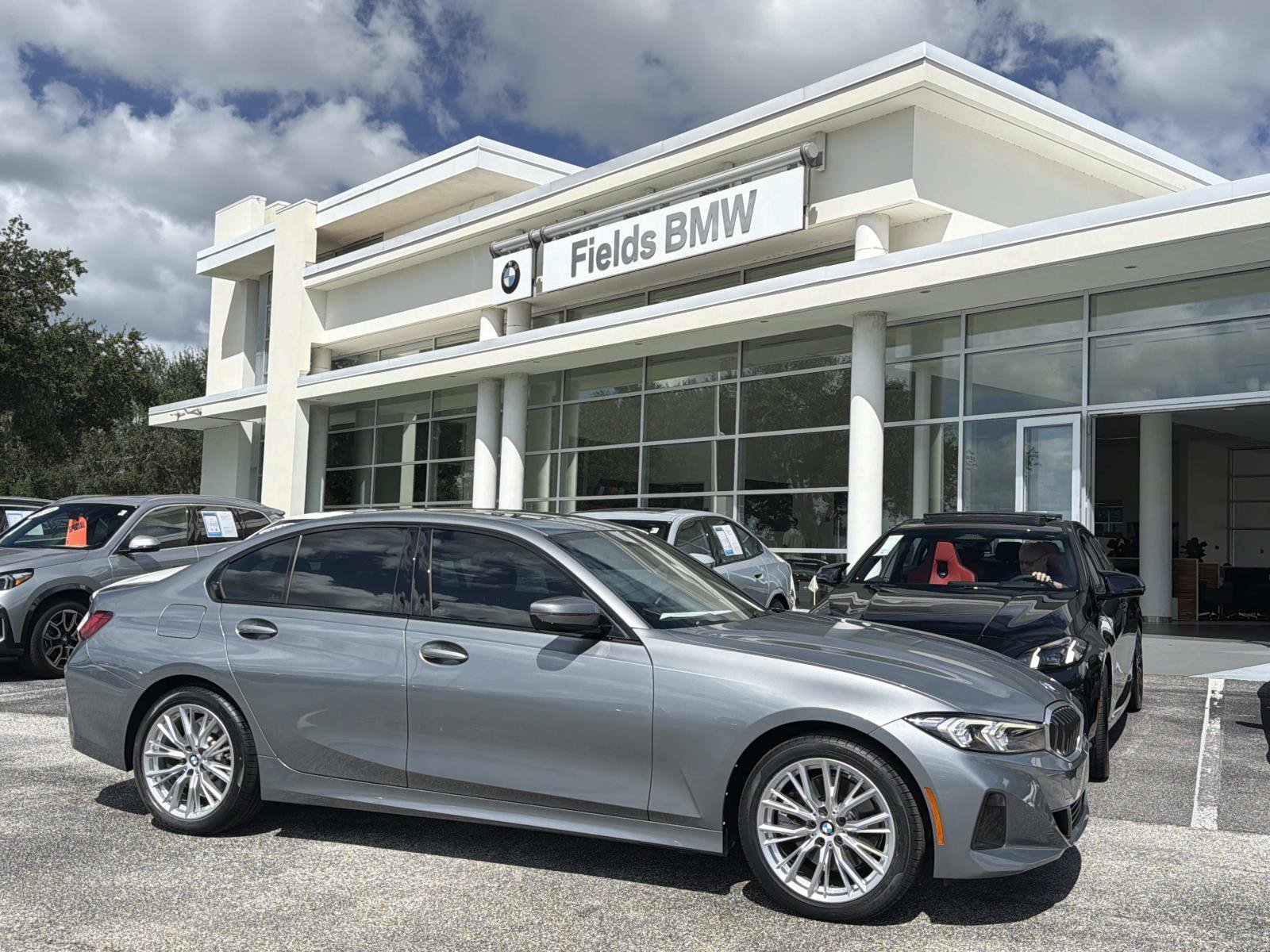 Certified 2023 BMW 330i Sedan RWD image 1