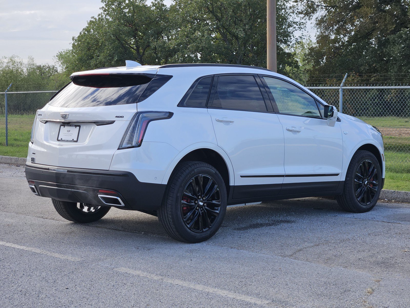 New 2026 Cadillac XT5 Sportv w/ LPO, Onyx Lite Package AWD/4WD image 4