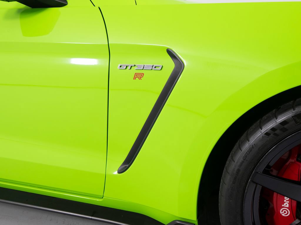 Used 2016 Ford Mustang Shelby GT350R w/ GT350R Equipment Group 920A image 48