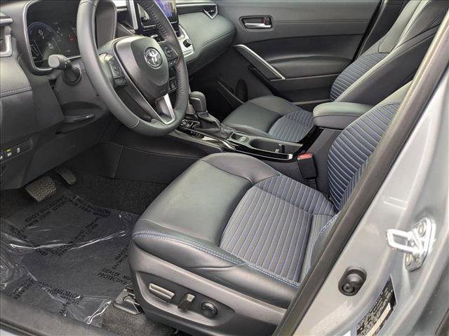 Used 2025 Toyota Corolla Cross AWD Hybrid w/ Convenience Package image 15
