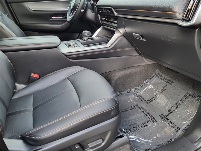 Used 2025 MAZDA CX-70 Plug-In Hybrid w/ Premium Pkg image 19