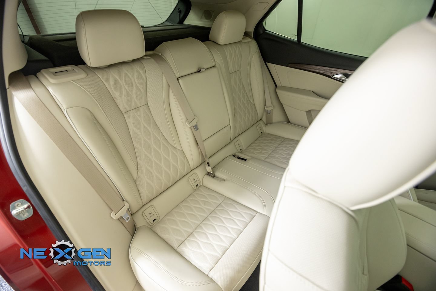 Used 2022 Buick Envision Avenir w/ Technology Package II FWD image 41