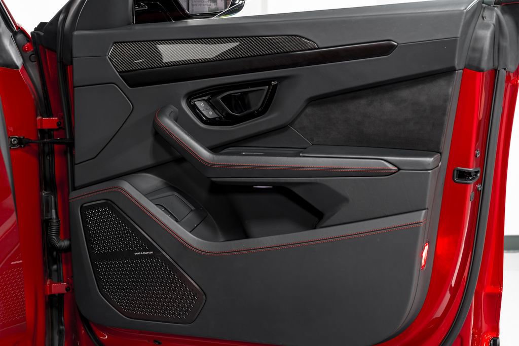 Used 2023 Lamborghini Urus S image 43