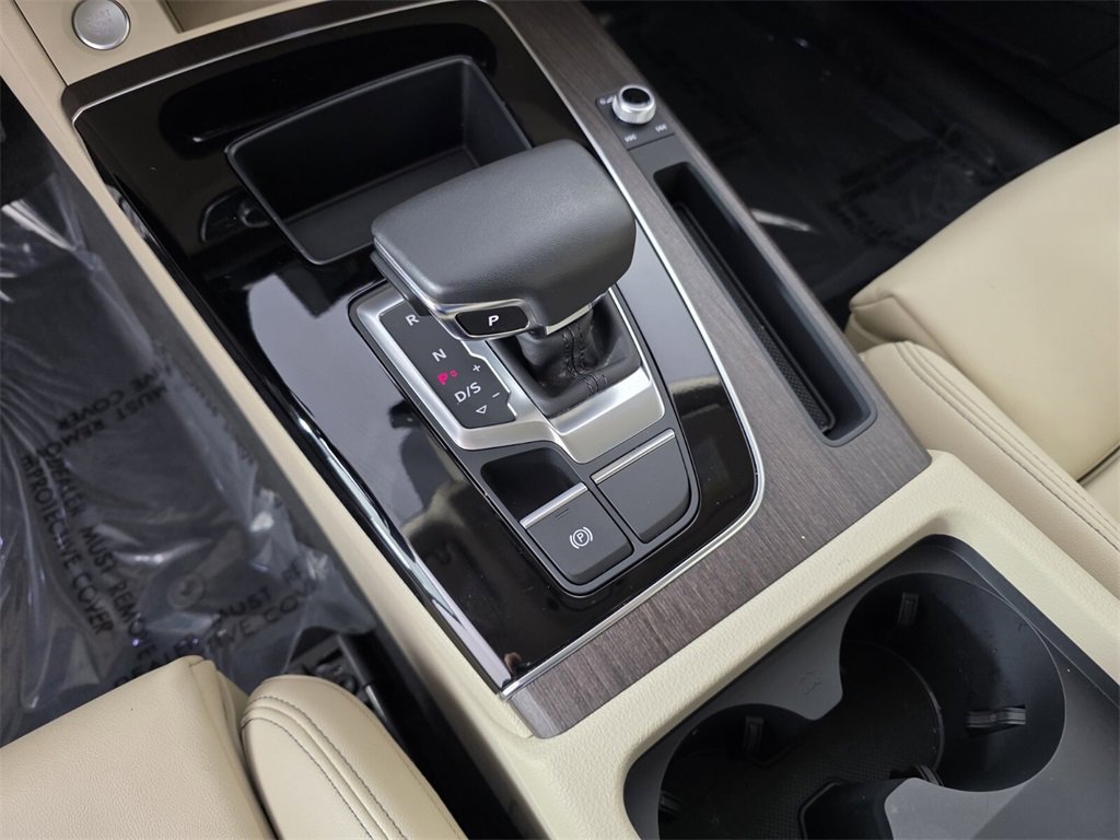 Used 2024 Audi Q5 2.0T Premium image 24