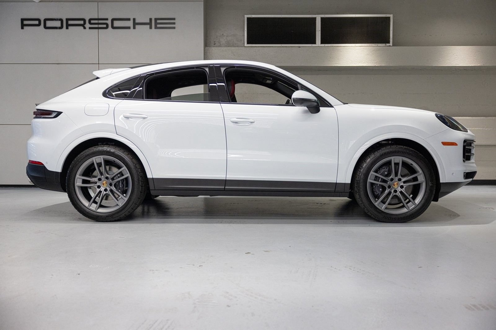 New 2024 Porsche Cayenne Coupe AWD/4WD image 11
