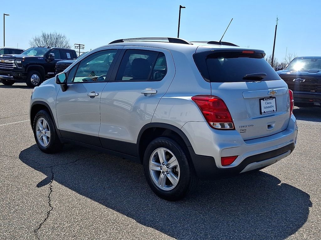 Used 2022 Chevrolet Trax LT w/ LT Convenience Package AWD/4WD image 7