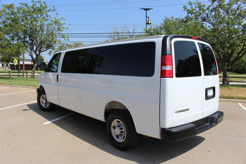 Used 2025 Chevrolet Express 3500 LS RWD image 3