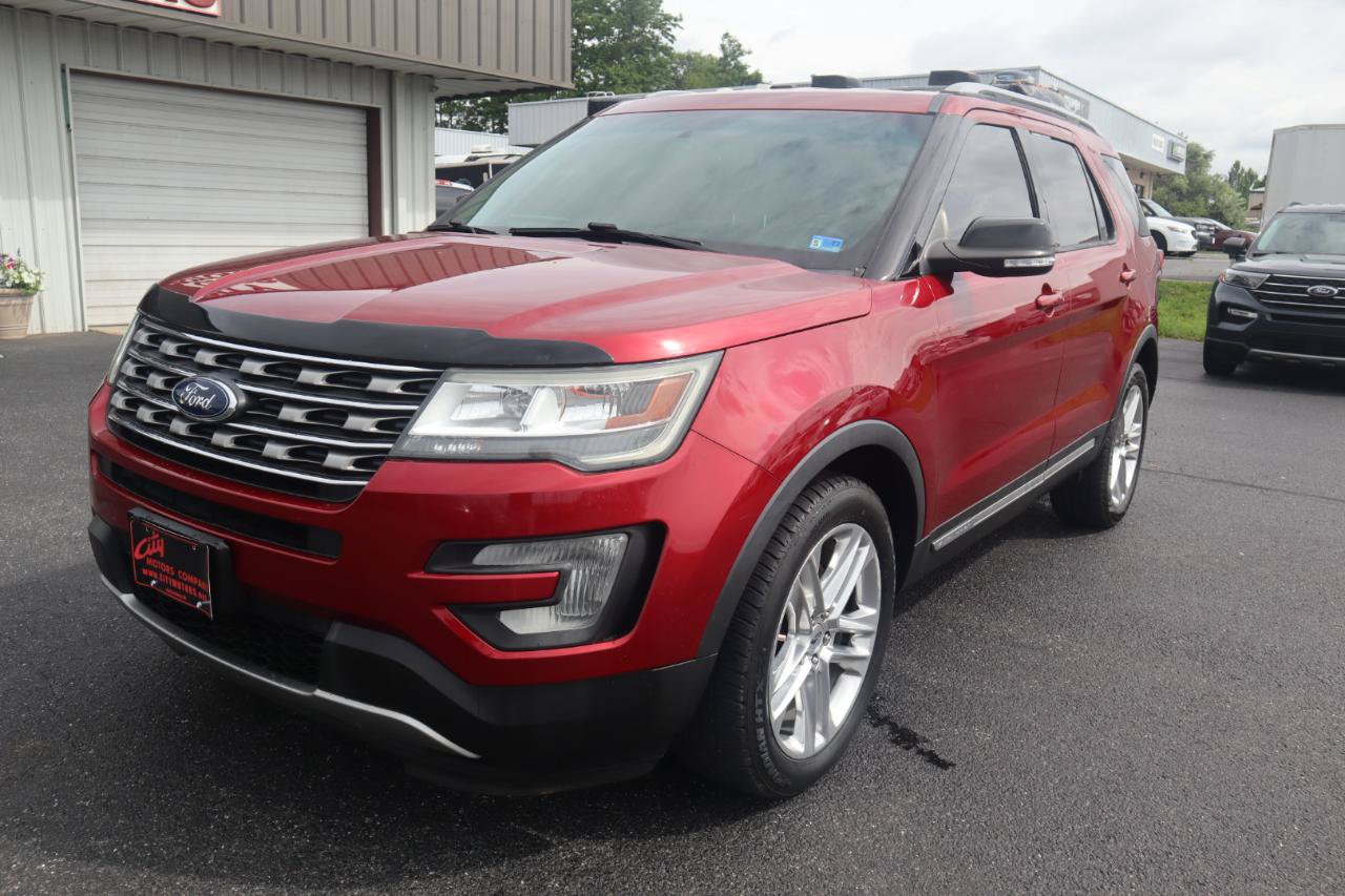 Used 2017 Ford Explorer XLT w/ Equipment Group 201A AWD/4WD image 20