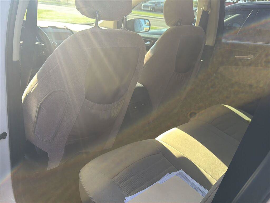 Used 2015 Ford Edge SE FWD image 10
