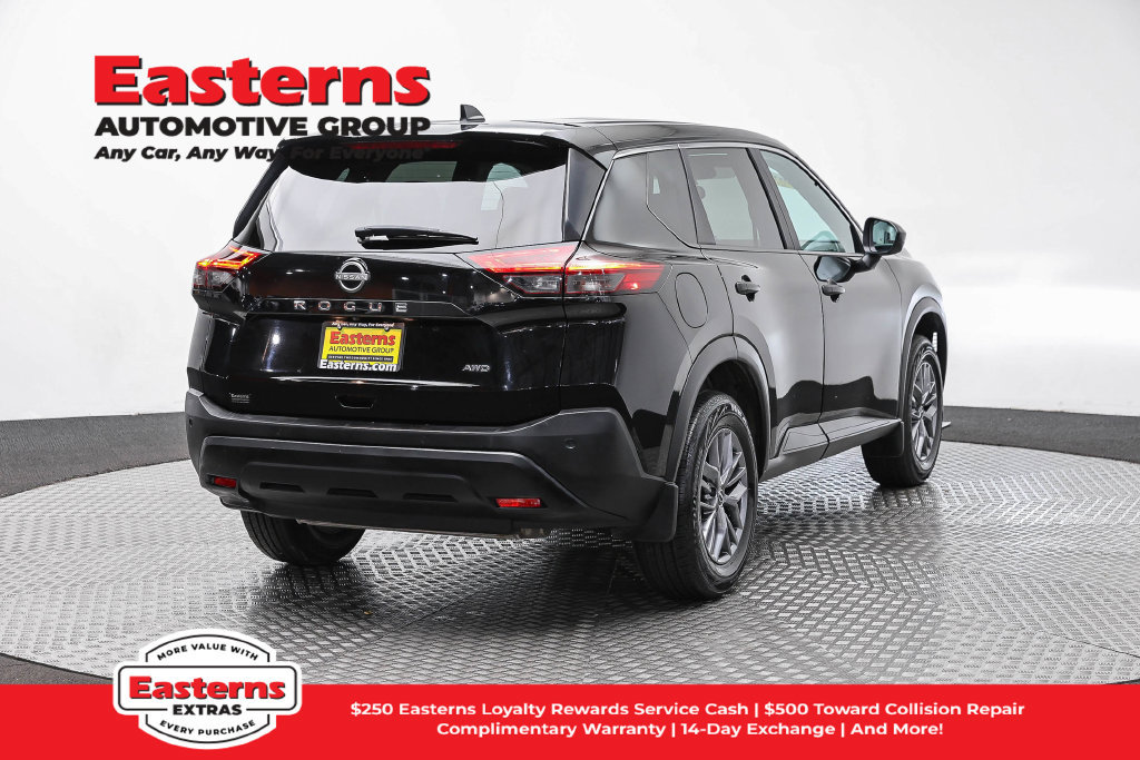 Used 2023 Nissan Rogue S AWD/4WD image 6