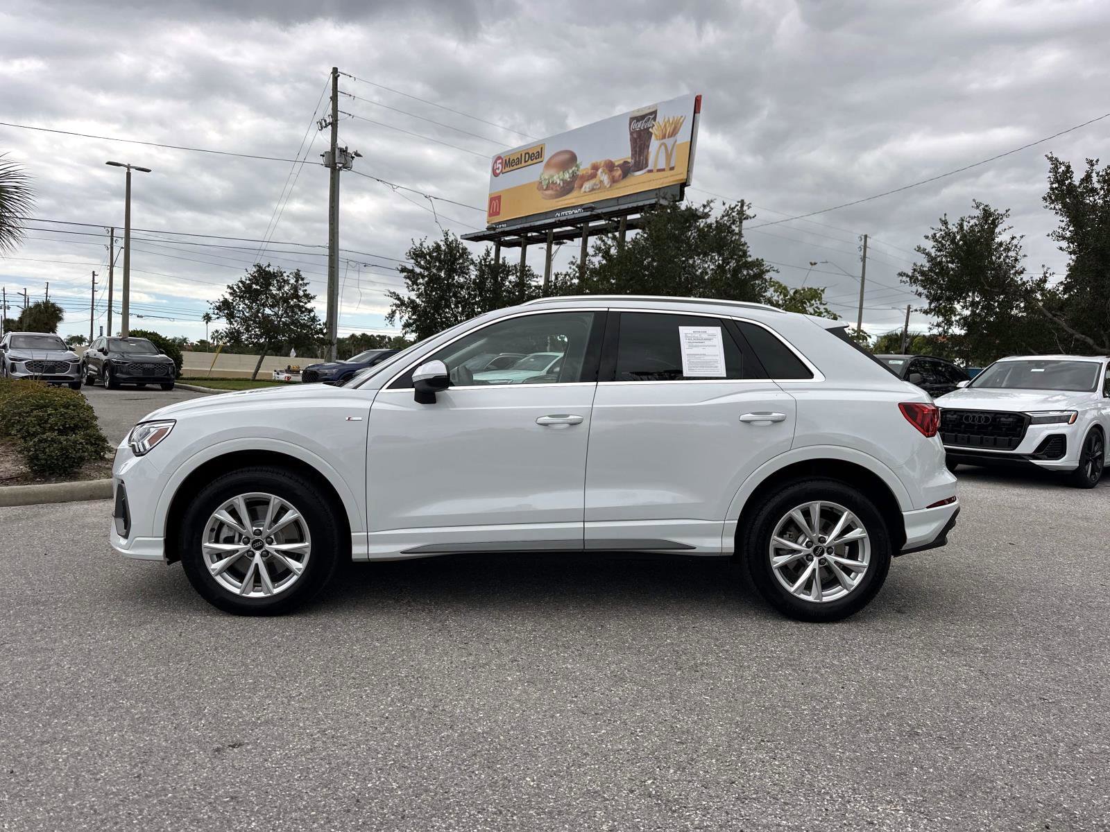 Used 2025 Audi Q3 2.0T Premium w/ Convenience Package image 3