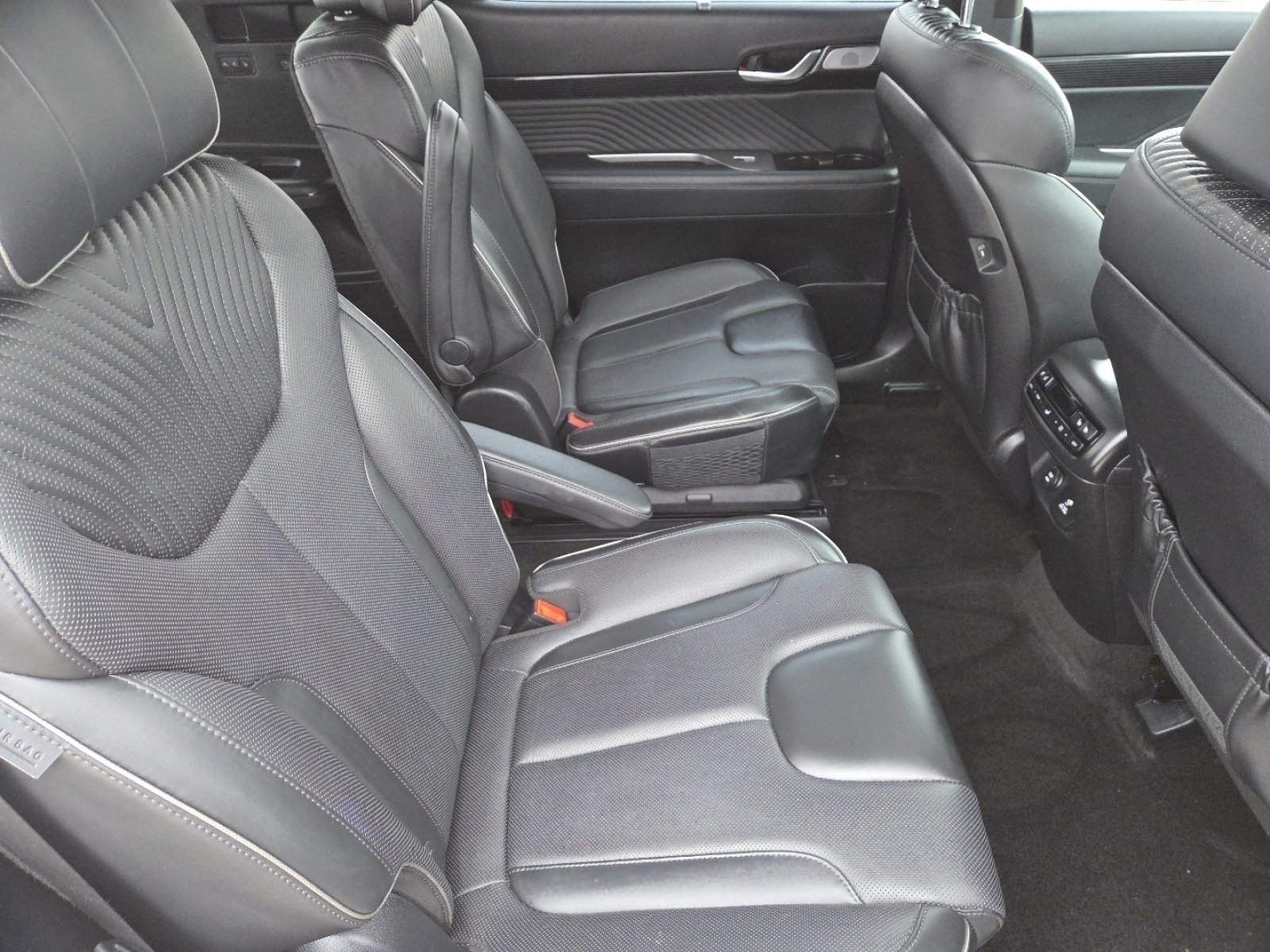 Used 2023 Hyundai Palisade Calligraphy image 22