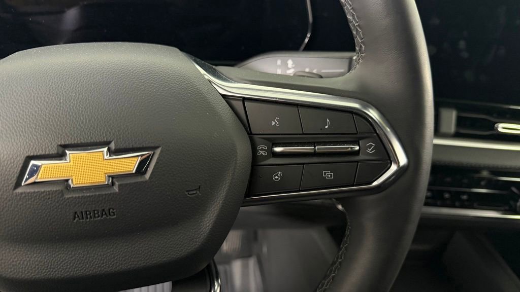 Used 2025 Chevrolet Equinox LT AWD/4WD image 18